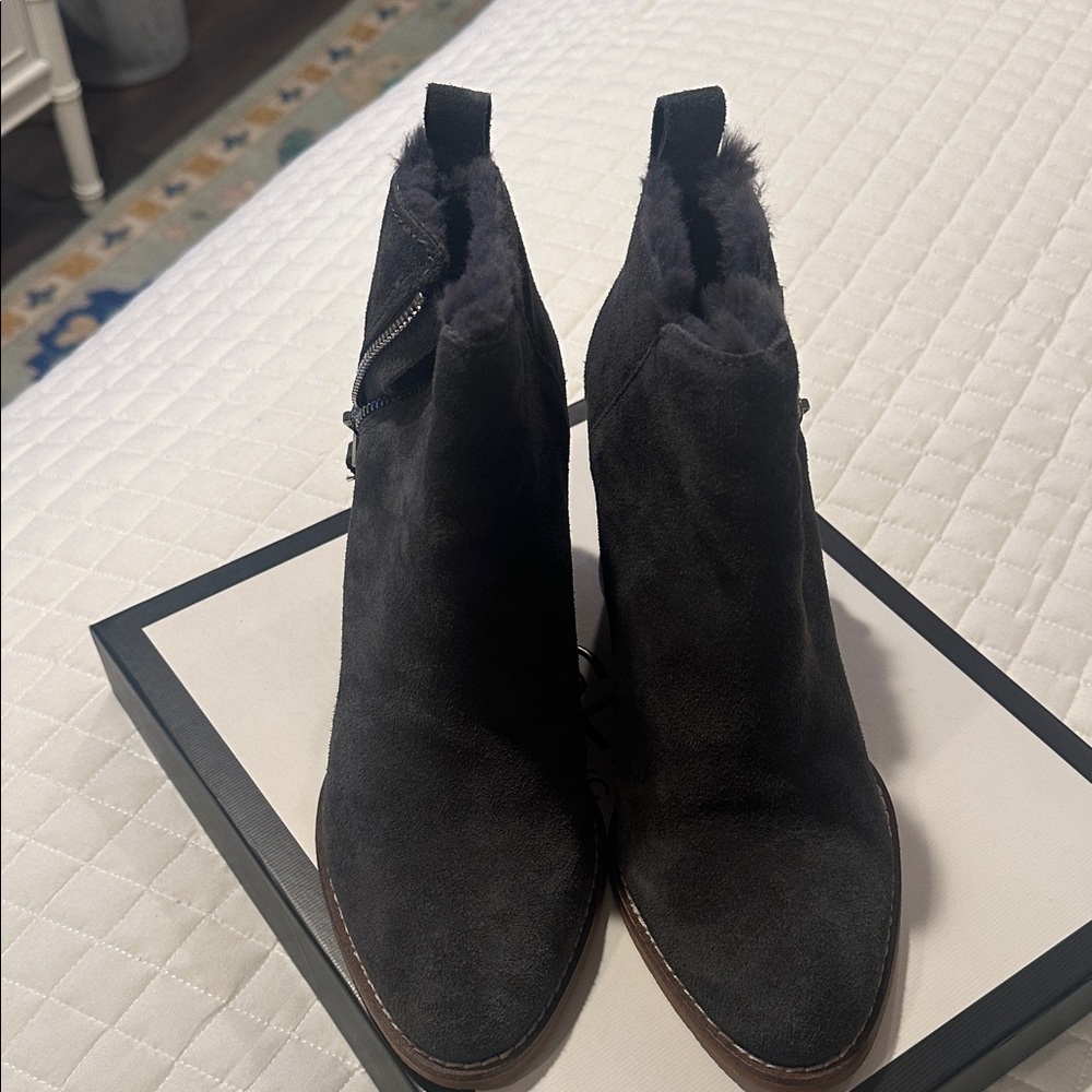 J/Slides platform bootie NYC barely worn grey Suede Ankle Boots